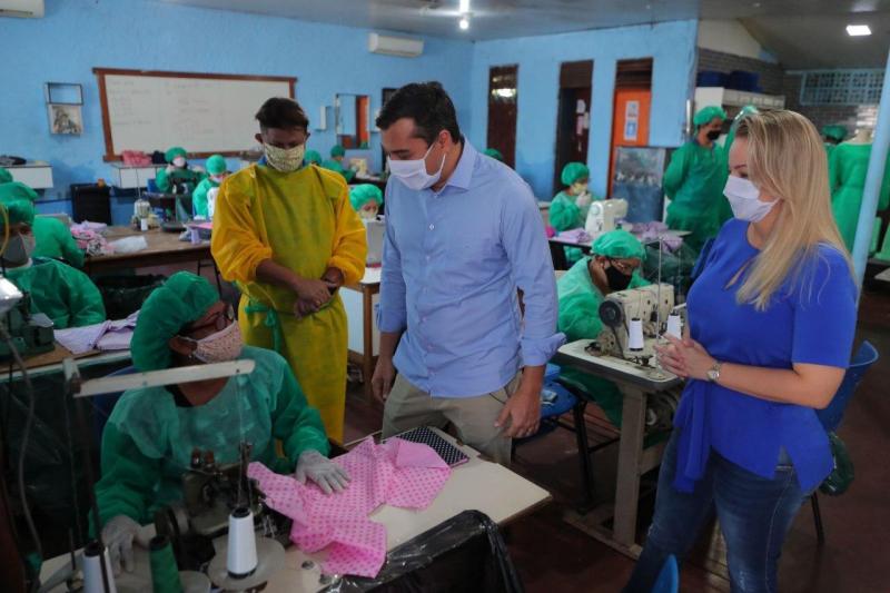 Governador Wilson Lima lança projeto que vai distribuir 1 milhão de máscaras e promover renda para 200 costureiras