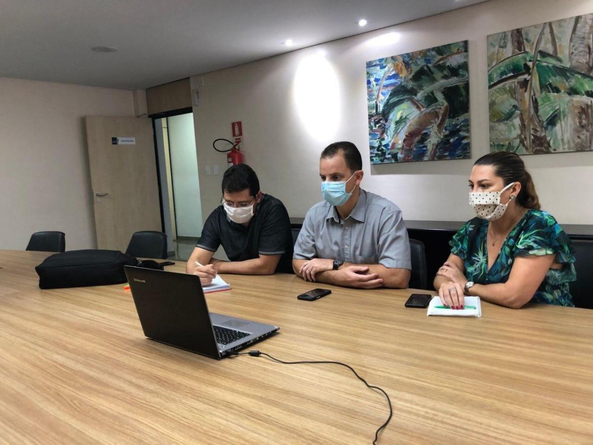 Governo do Amazonas repassa mais de R$ 10 milhões a empresas médicas