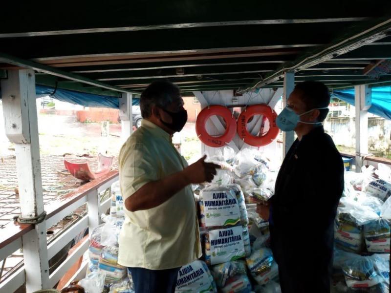 Governo do Amazonas entrega ajuda humanitária para 200 famílias indígenas do Careiro da Várzea