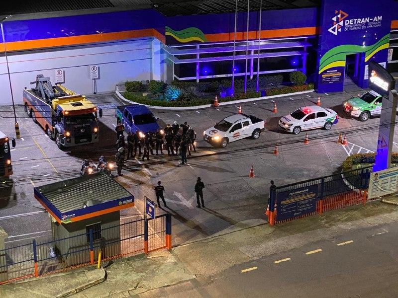 Detran-AM flagra motoristas alcoolizados e remove 23 veículos por irregularidades na zona norte de Manaus