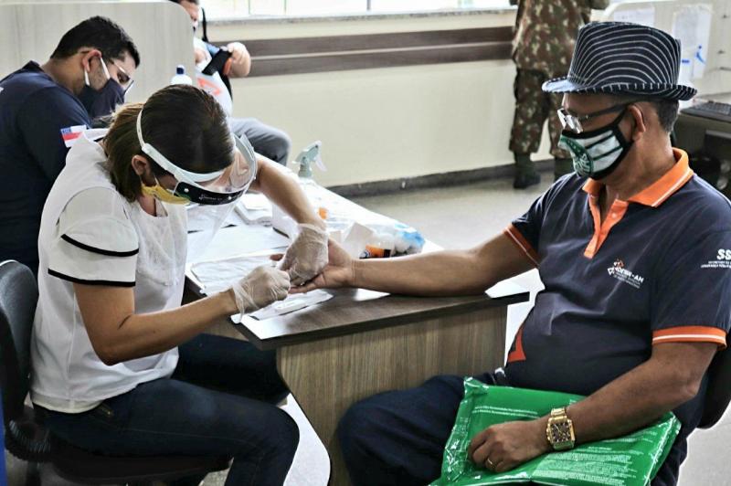 Detran-AM faz teste de Covid-19 nos examinadores para retorno dos exames da categoria B