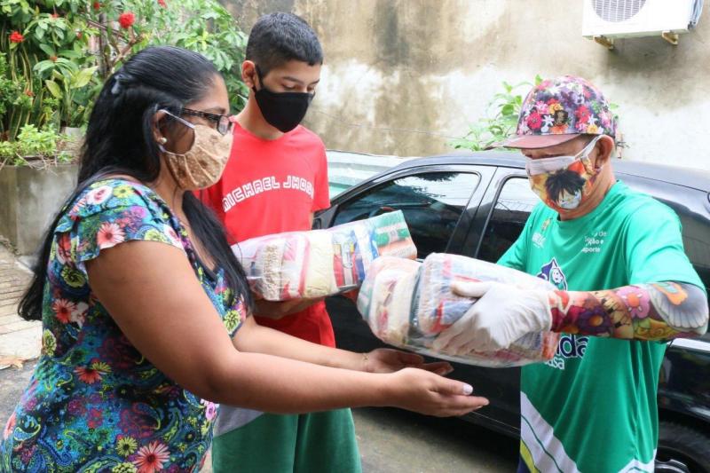 Seduc monta força-tarefa para entregar últimos kits do ‘Merenda em Casa’ em Manaus
