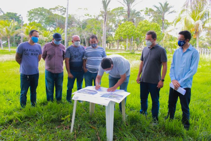 Bi Garcia assina ordem de serviço para construção do Centro de Reabilitação para Dependentes Químicos