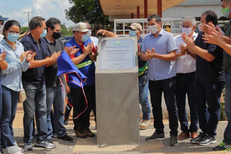 Wilson Lima entrega quatro ramais em Autazes e anuncia mais investimentos no município