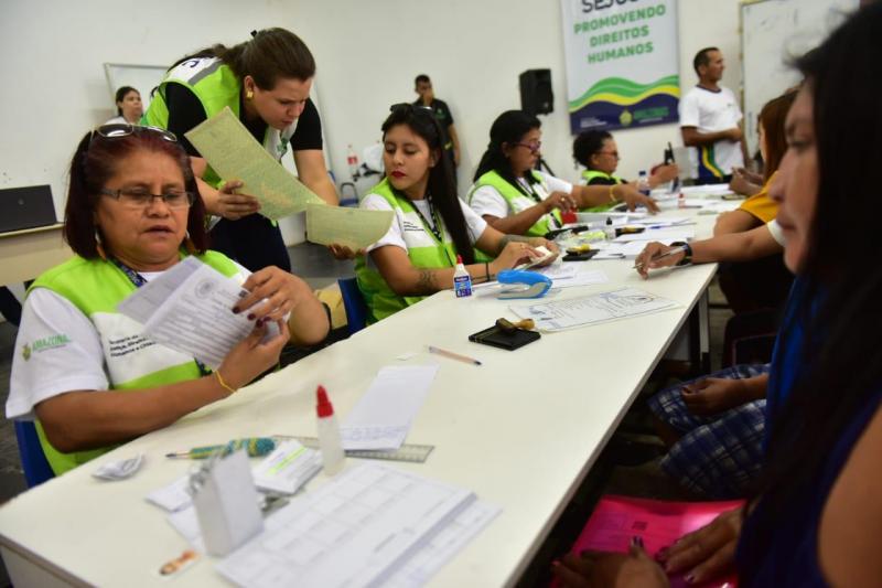 Sejusc realiza ação de cidadania com emissão de documentos na quarta edição do ‘Muda Manaus’