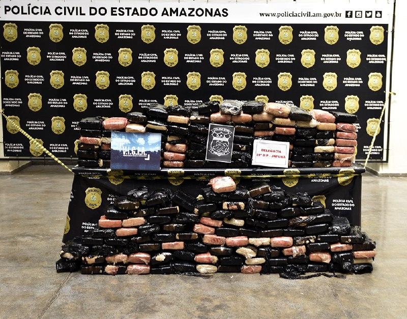 Polícias Civil e Militar apreendem 312 quilos de maconha do tipo skunk em Japurá