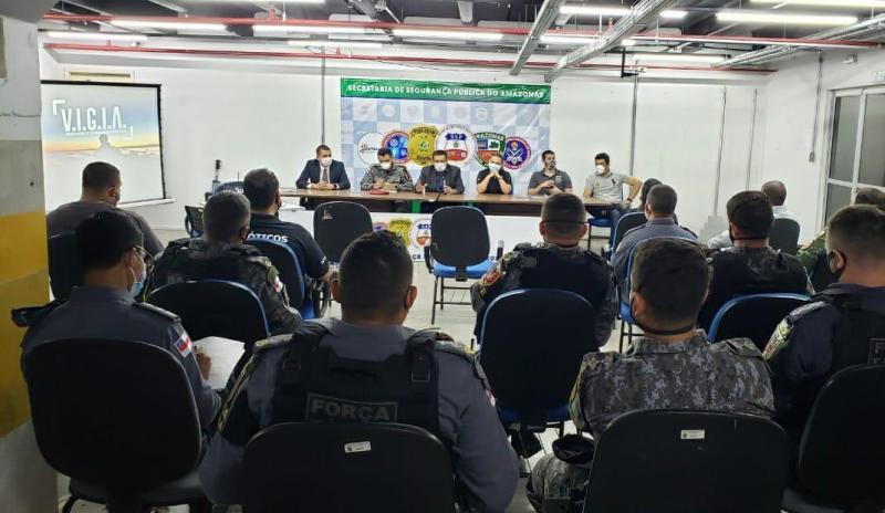 Secretário de Segurança reúne polícias para discutir combate à pirataria e ao tráfico nos rios