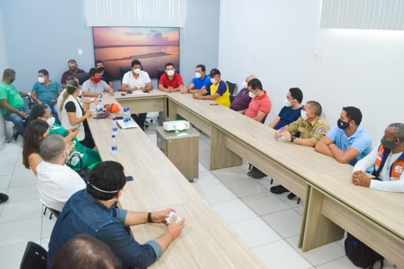 Em Parintins, comitê de combate à Covid-19 altera medidas protetivas e embarcações podem viajar com 70% da lotação