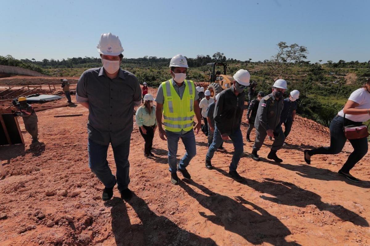 Wilson Lima visita obra de Ceti em área desocupada no Monte Horebe