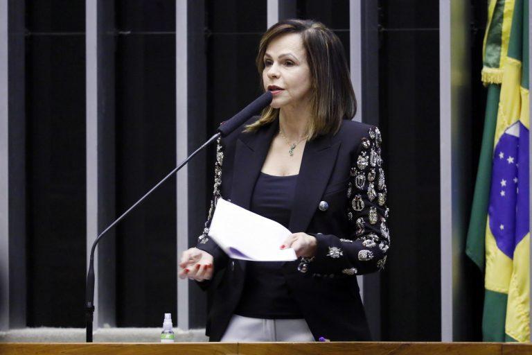 Câmara aprova novo Fundeb em 2º turno e amplia verba federal na educação básica