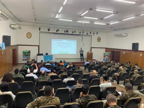 Sema apresenta ao Exército perspectivas para o combate ao desmatamento e queimadas no AM