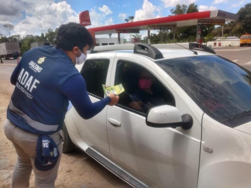 Operação da Adaf vistoria aproximadamente 300 veículos em áreas de acesso a Manaus