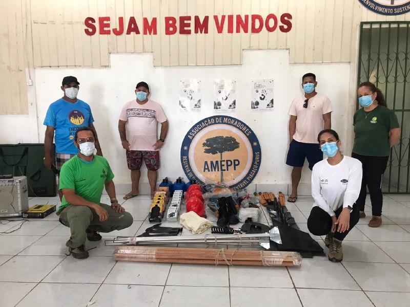 Sema realiza entrega de equipamentos para combate a queimadas
