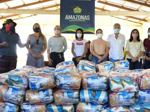 Governo do Amazonas beneficia entidades do setor primário e entrega doações a comunidades em Anori