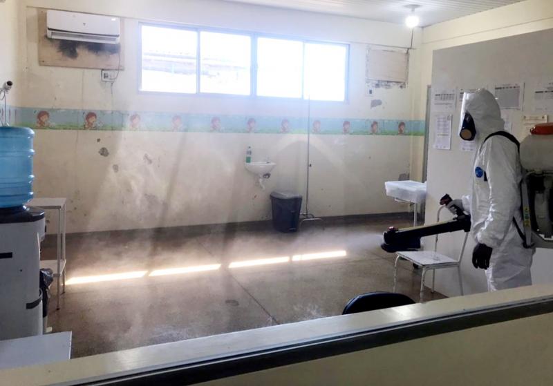 Após ser esvaziada, área para o tratamento da Covid-19 no hospital de Barreirinha recebe desinfecção 
