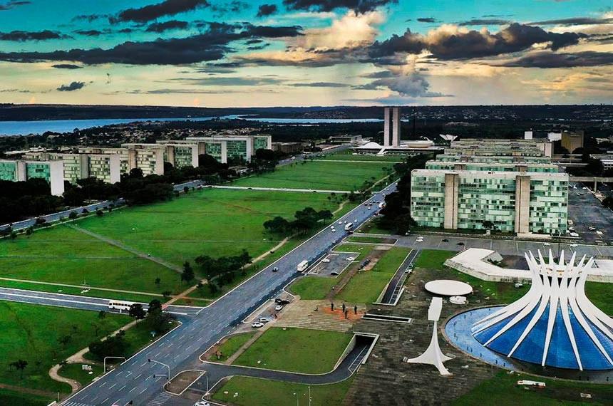 Publicadas leis que liberam recursos para combater a Covid-19