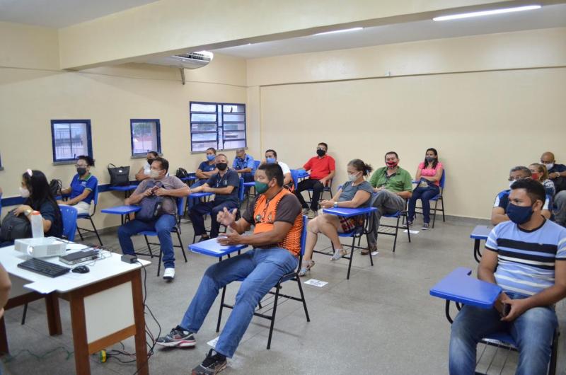 Servidores da Educação recebem formação especial para retorno às aulas em Manaus