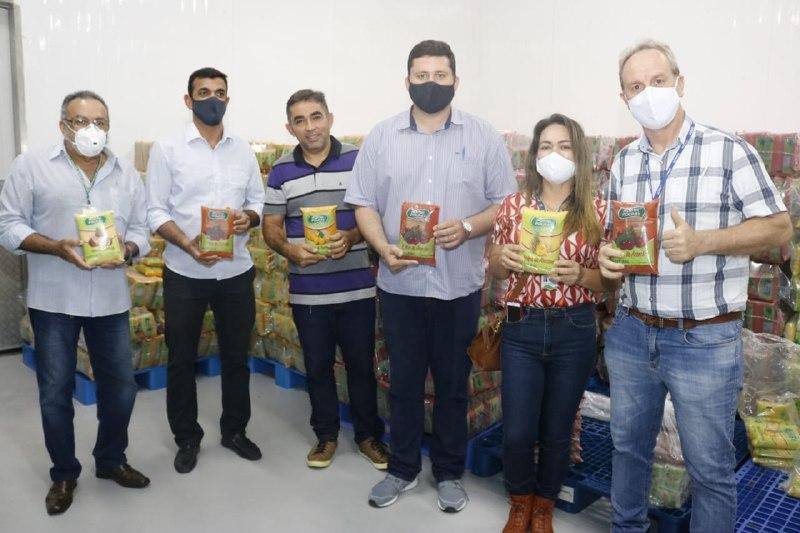 Governo do Estado incentiva produtores e empresas com compra de produtos in natura e polpas