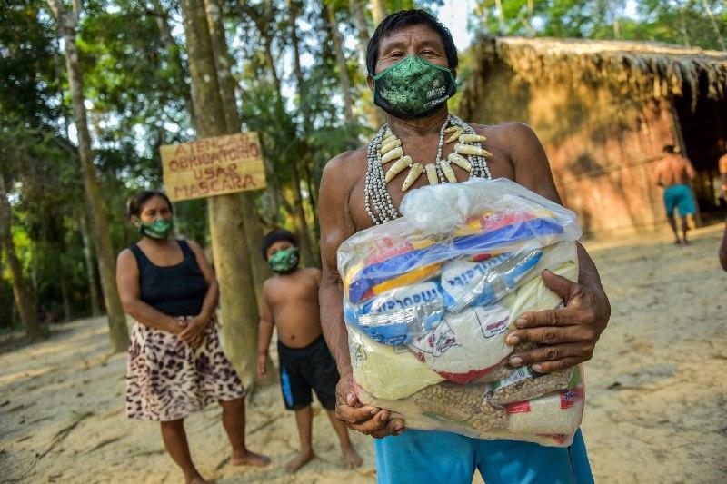 Amazonastur entrega máscaras e álcool em gel para comunidades indígenas do Baixo Rio Negro