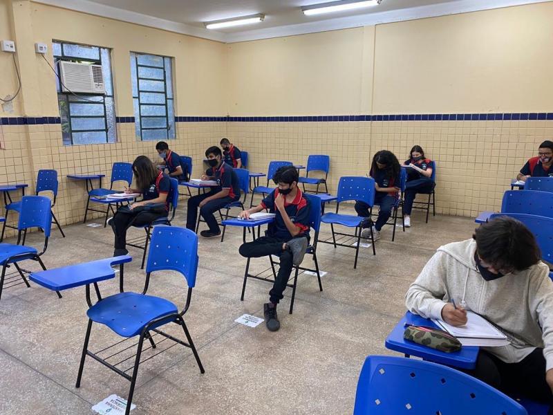 Alunos e professores aprovam adequações na Escola Estadual Sant’Ana, no retorno às aulas presenciais