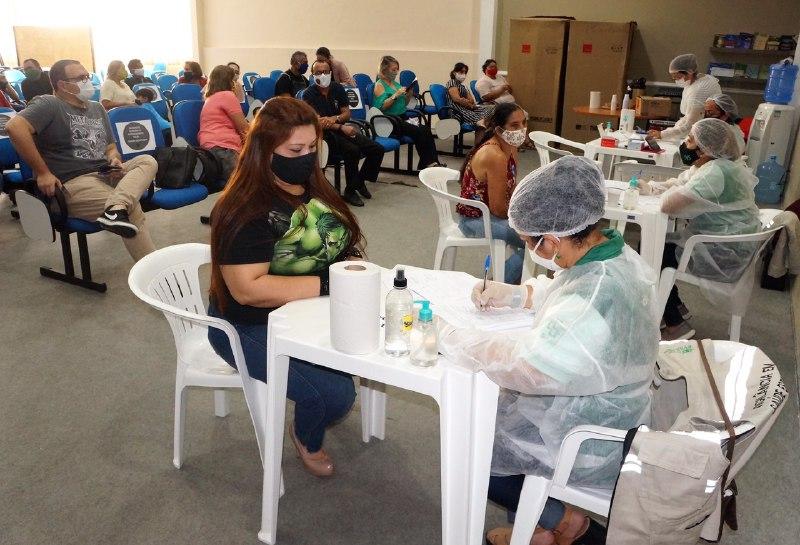 PGE-AM realiza testes rápidos para Covid-19 e distribui máscaras para os servidores do órgão