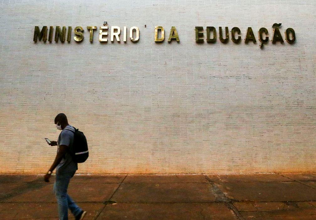 MEC disponibilizará internet a alunos de universidades federais