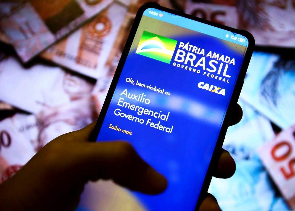 Governo divulga novo cronograma de pagamento do auxílio emergencial