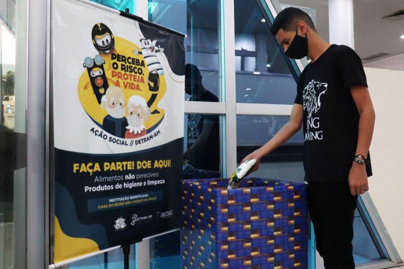 Detran-AM arrecada donativos e promove coleta de sangue para comemorar 48 anos