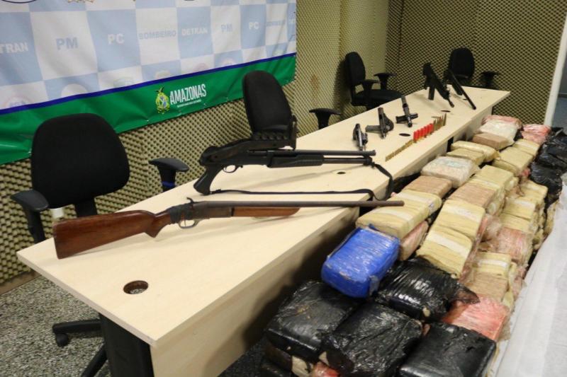 Operação da SSP-AM detém 14 envolvidos com o tráfico e apreende 14 armas de fogo na zona norte de Manaus