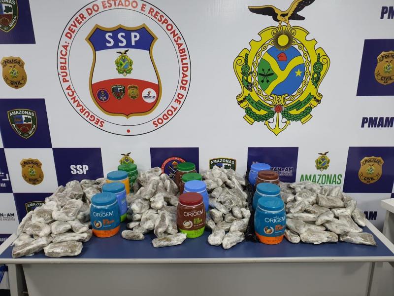Base Arpão detém quatro mulheres com drogas escondidas em potes de creme de cabelo 