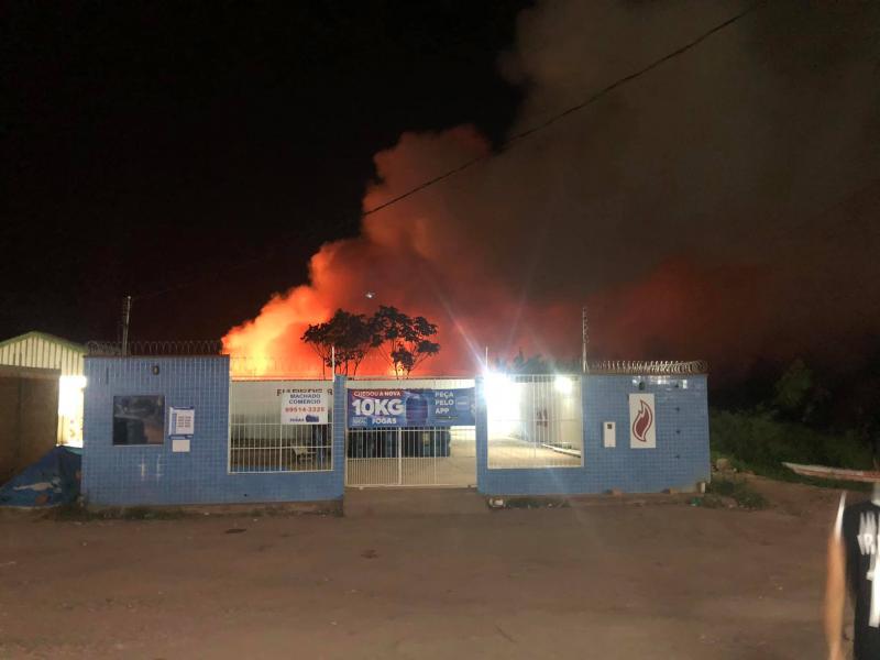 Incêndio em Vila Amazônia por pouco não se transforma em tragédia