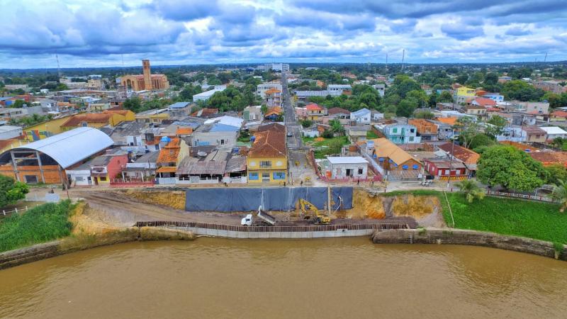 Prefeitura de Parintins faz levantamento topográfico da orla da cidade