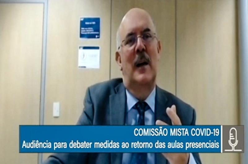 Educação libera R$ 525 milhões para 'possível retorno às aulas' na pandemia