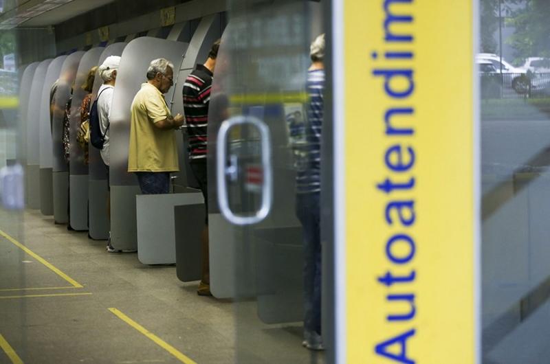 Sancionada lei que regula pagamento de auxílio a quem teve redução de salário