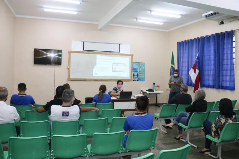 Professores da rede estadual recebem formação sobre ferramentas digitais para ensino híbrido