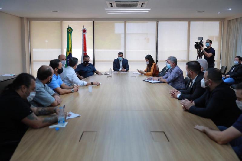 Wilson Lima recebe representantes do setor de bares e restaurantes para discutir novas medidas de prevenção à Covid-19