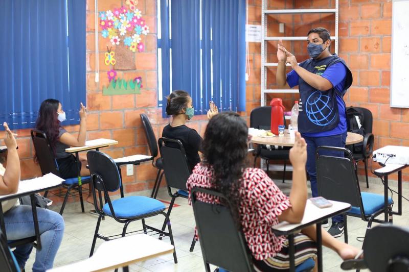 Prosamim oferece cursos profissionalizantes para moradores do parque residencial Mestre Chico