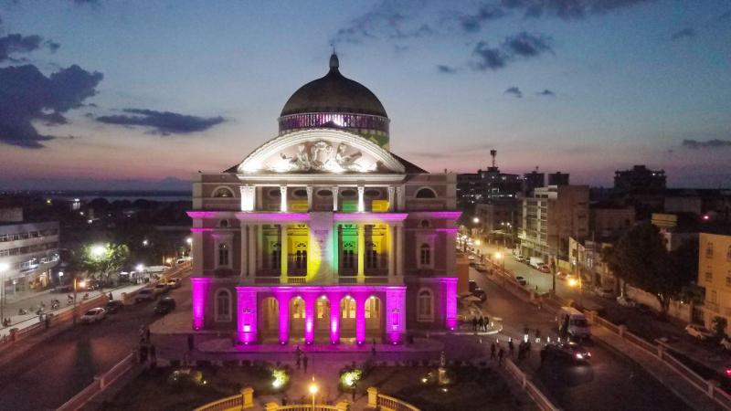 Governo do Estado ilumina Teatro Amazonas em lançamento do Outubro Rosa 2020