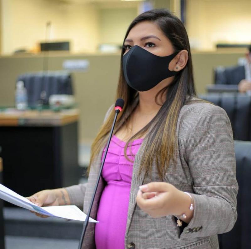 Joana Darc anuncia implementação das carteiras de identificação das pessoas com deficiência e com autismo