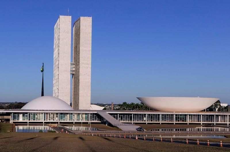 Frente quer incluir atuais servidores na reforma administrativa