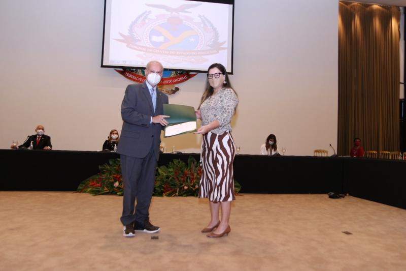 TCE entrega diploma a profissionais de saúde que estão na linha de frente do combate à Covid-19