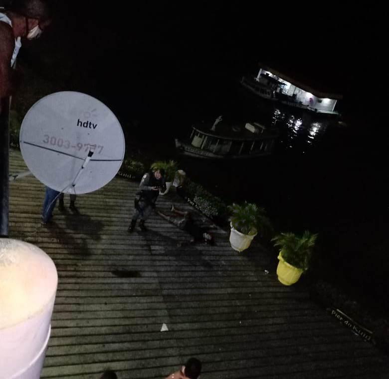 Homem é vítima de disparos de arma de fogo em Parintins Homem é vítima de disparos de arma de fogo em Parintins