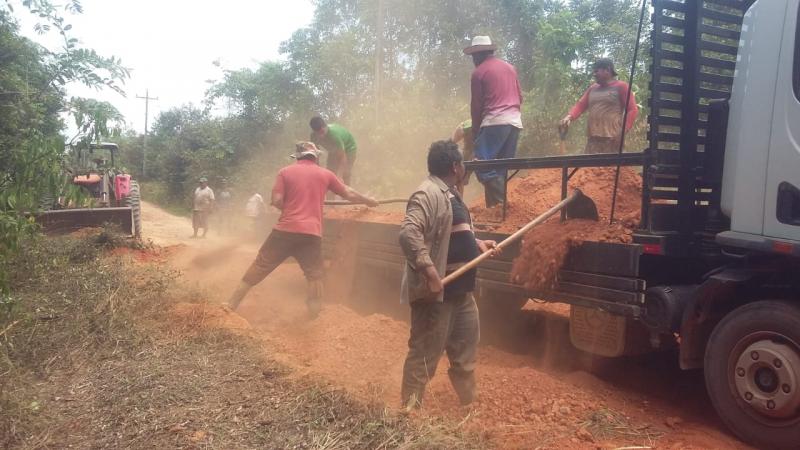 Puxirum recupera trechos da estrada da comunidade Brasil Roça