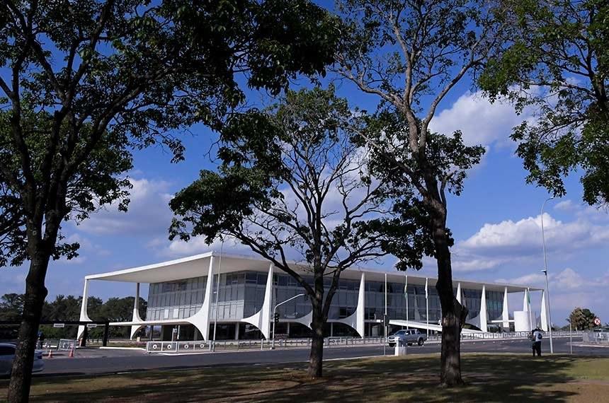 IFI aponta queda 'brutal' de arrecadação para o governo federal em 2020