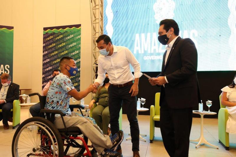 Governador Wilson Lima lança Carteira da Pessoa com Deficiência e anuncia fomento de R$ 5 milhões a instituições