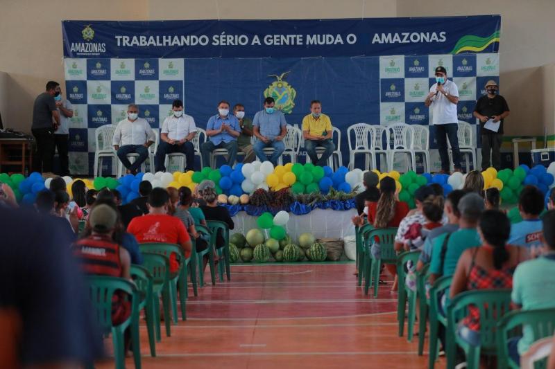Wilson Lima entrega fomento de mais de R$ 230 mil para o setor primário de Canutama