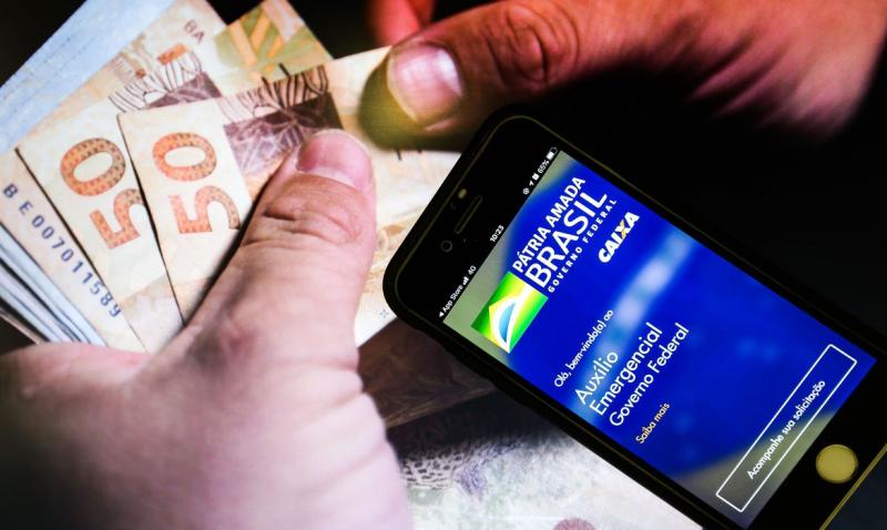 Caixa Econômica paga 2ª parcela de R$ 300 da extensão do auxílio emergencial