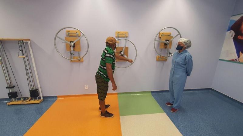 No Delphina Aziz, ambulatório para pacientes com sequelas da Covid-19 tem equipe multiprofissional