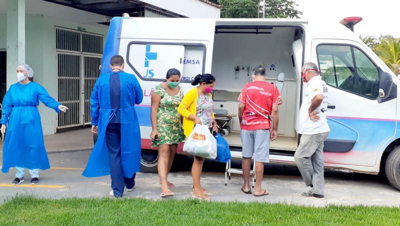 Em Barreirinha, mais dois pacientes internados com Covid-19 recebem alta hospitalar