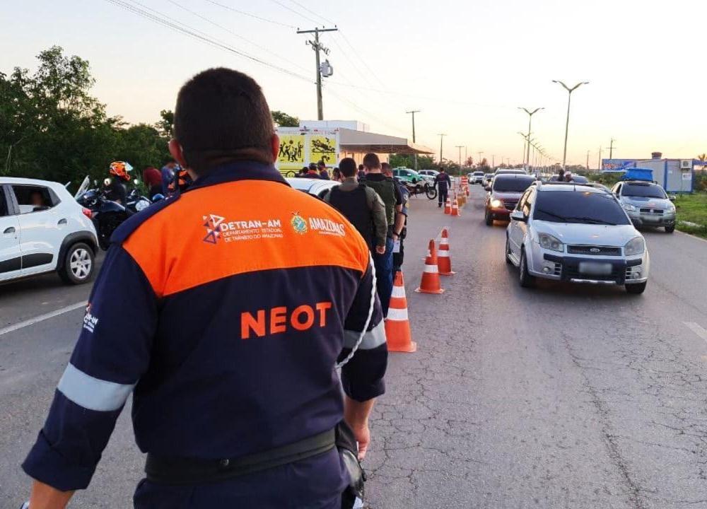 Detran-AM autua 515 motoristas no feriadão